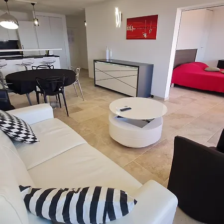 T3 Climatise Avec Piscine, Acces Prive, Golfe De Saint-tropez - Fr-1-780-58 * 圣马克西姆