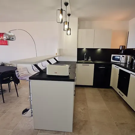 T3 Climatise Avec Piscine, Acces Prive, Golfe De Saint-tropez - Fr-1-780-58