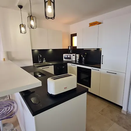Apartament Climatise Avec Piscine, 3 Pieces, 6 Personnes, Golfe De Saint-tropez - Fr-1-780-58